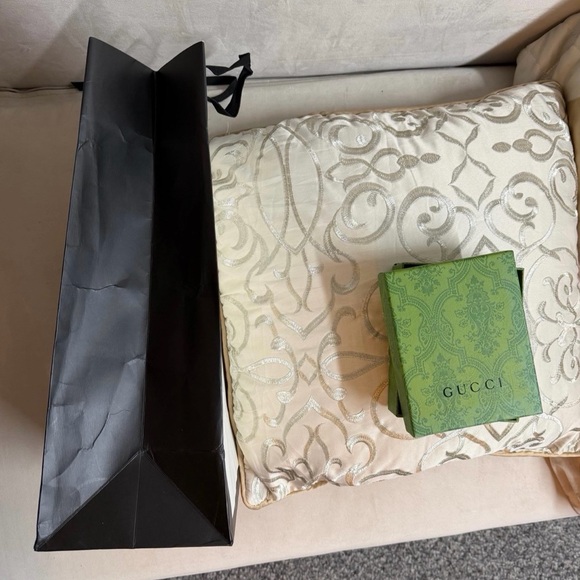 Auth GUCCI Logo Shopping Tote Bag Empty Gift Bag . 15" x 9" x 6" inches - Picture 4 of 6